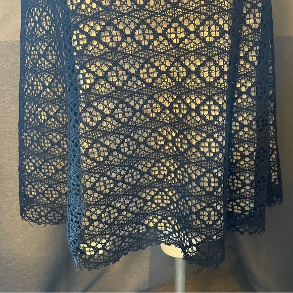 It’s a new vision black lace overlay skirt in GUC.  So elegant for anytime!  6US - Picture 5 of 9